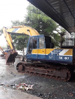 ขายรถแบคโฮ KOBELCO SK200 MARK2 สภาพพร้อมไช้
