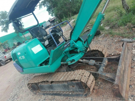ขายรถแบคโฮ KOMATSU PC30-7 เอกสารอินวอย ราคา 380000