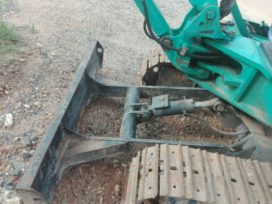 ขายรถแบคโฮ KOMATSU PC30-7 เอกสารอินวอย ราคา 380000