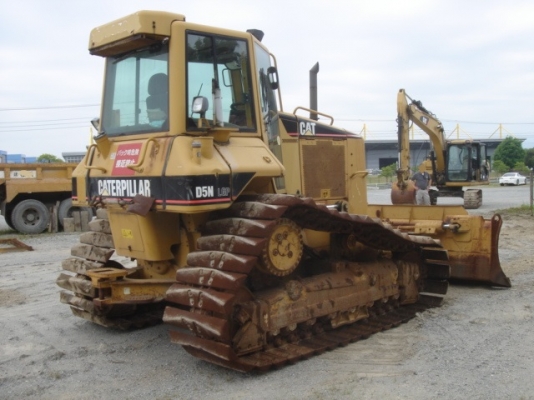 รถแทรกเตอร์ตีนตะขาบ CATERPILLAR D5N