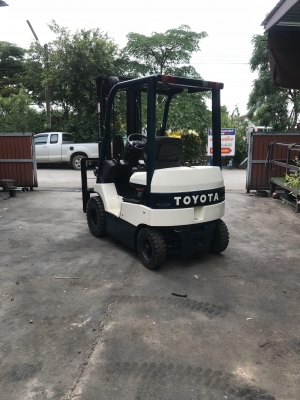 ขายและให้เช่ารถยกราคาเริ่มต้น 2500 ต่อวัน