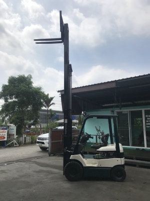 ขายและให้เช่ารถยกราคาเริ่มต้น 2500 ต่อวัน