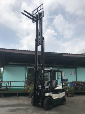 ขายและให้เช่ารถยกราคาเริ่มต้น 2500 ต่อวัน