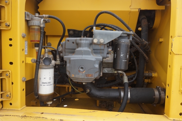 ขายรถแบคโฮ KOMATSU PC200-8 พร้อมทะเบียน (ผ่อนเดือนละ 33,000 บาท)