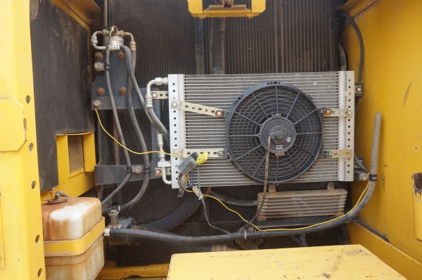 ขายรถแบคโฮ KOMATSU PC200-8 พร้อมทะเบียน (ผ่อนเดือนละ 33,000 บาท)