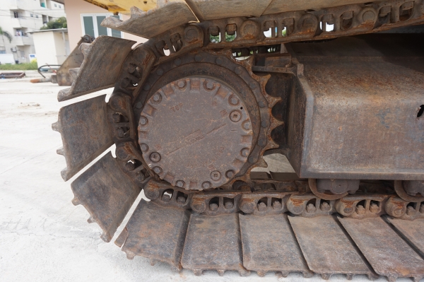 ขายรถแบคโฮ KOMATSU PC200-8 พร้อมทะเบียน (ผ่อนเดือนละ 33,000 บาท)