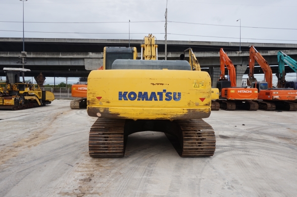 ขายรถแบคโฮ KOMATSU PC200-8 พร้อมทะเบียน (ผ่อนเดือนละ 33,000 บาท)