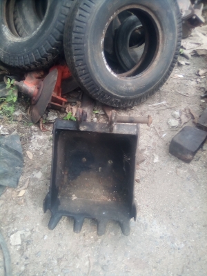 ขายปุ้งกี้แบคโคคุโบต้า 4000 บาท