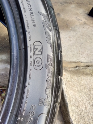 Michelin 295/35R20