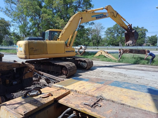 ขายpc200-7ปี2011 ทำงานมา11500ชั่วโมง