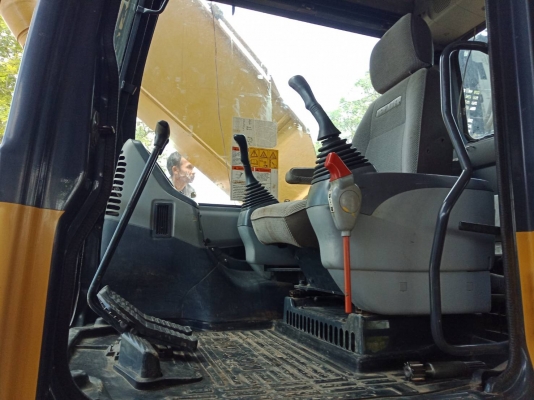 ขายpc200-7ปี2011 ทำงานมา11500ชั่วโมง