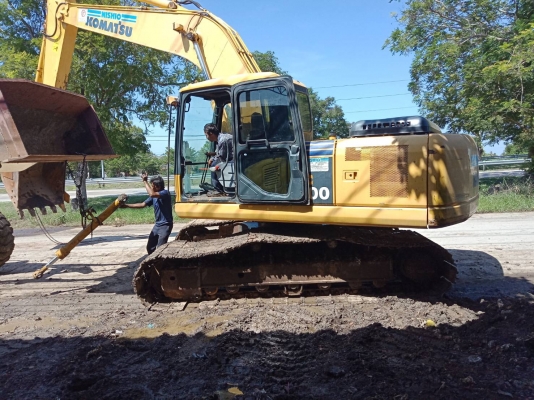 ขายpc200-7ปี2011 ทำงานมา11500ชั่วโมง