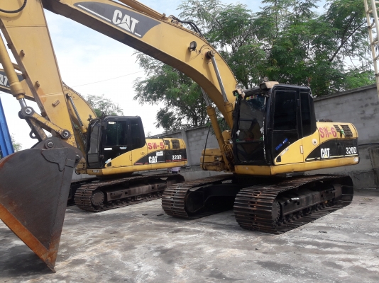 ขายรถแบคโฮ CAT 320D กระบอกเหลือง มี 2 คัน