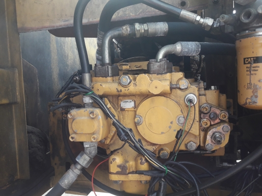 ขายรถแบคโฮ CAT 320D กระบอกเหลือง มี 2 คัน