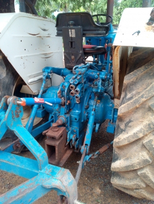 ขายรถไถฟอร์ด newholland 6610 ขายรถไถฟอร์ด newholland 6610