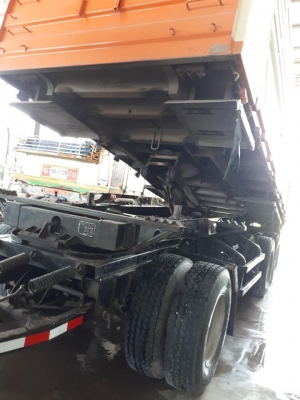 ลูกพ่วงปี57 ดัมพ์สามมิตร สามเพลาแท้ พื้นกะบะเรียบเนียนสวย  ยางดี90\% ทุกเส้น พร้อมใช้.ทะเบียนพร้อมโอน