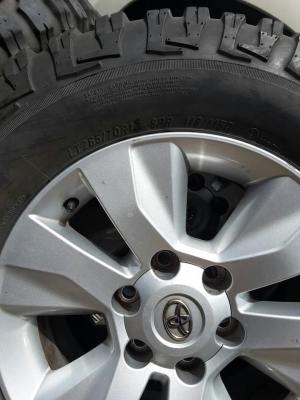 ล้อ Revo ขอบ17 + Maxxis MT 265-70-17 ปี15 สวยๆ 1ชุด ล้อ Revo ขอบ17 + Maxxis MT 265-70-17 ปี15 สวยๆ 1ชุด