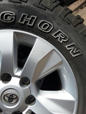 ล้อ Revo ขอบ17 + Maxxis MT 265-70-17 ปี15 สวยๆ 1ชุด ล้อ Revo ขอบ17 + Maxxis MT 265-70-17 ปี15 สวยๆ 1ชุด