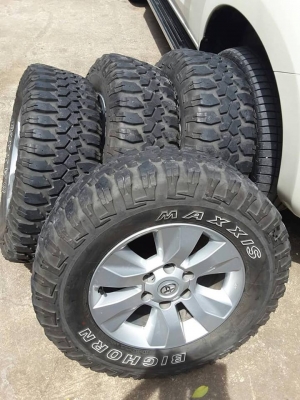 ล้อ Revo ขอบ17 + Maxxis MT 265-70-17 ปี15 สวยๆ 1ชุด ล้อ Revo ขอบ17 + Maxxis MT 265-70-17 ปี15 สวยๆ 1ชุด