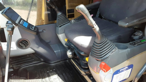 มี VDO ให้ชม. KOMATSU PC160-8 ไมล์ 10624 ชม.เอกสารชุดจดทะเบียน ราคา 1450000