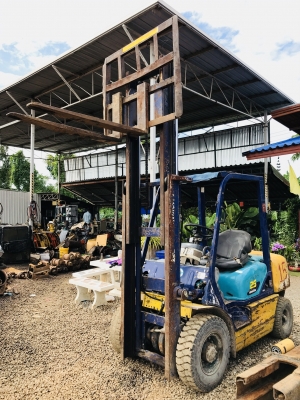 ขาย รถโฟคลิฟ KOMATSU FD25-14ขนาด2.5 เสาสูง3เมตร เครื่องดีเซล เกียรออโต้