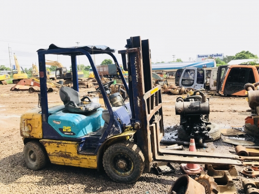 ขาย รถโฟคลิฟ KOMATSU FD25-14ขนาด2.5 เสาสูง3เมตร เครื่องดีเซล เกียรออโต้ ขาย รถโฟคลิฟ KOMATSU FD25-14ขนาด2.5 เสาสูง3เมตร เครื่องดีเซล เกียรออโต้