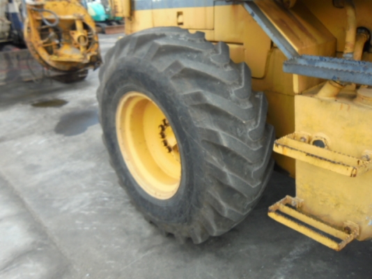 ขายรถตักล้อยาง KOMATSU WA100-1 (สภาพดี) ขายรถตักล้อยาง KOMATSU WA100-1 (สภาพดี)