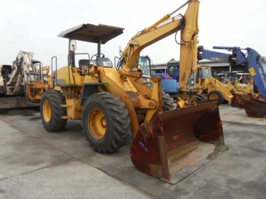 ขายรถตักล้อยาง KOMATSU WA100-1 (สภาพดี) ขายรถตักล้อยาง KOMATSU WA100-1 (สภาพดี)