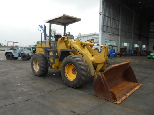 ขายรถตักล้อยาง KOMATSU WA100-3 (สภาพดี) ขายรถตักล้อยาง KOMATSU WA100-3 (สภาพดี)