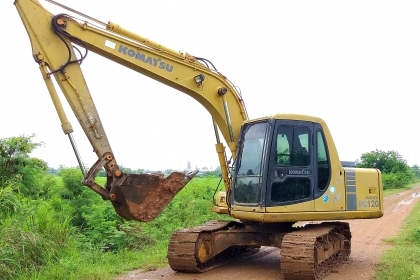 ขาย!! >>> Komatsu Pc120 รุ่น 6E พร้อมใช้งาน มีลายหัวเจาะ <<< เบอร์ติดต่อ 098-7155789 086-4631102