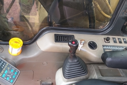 ขาย!! >>> Komatsu Pc120 รุ่น 6E พร้อมใช้งาน มีลายหัวเจาะ <<< เบอร์ติดต่อ 098-7155789 086-4631102