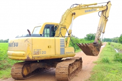 ขาย!! >>> Komatsu Pc120 รุ่น 6E พร้อมใช้งาน มีลายหัวเจาะ <<< เบอร์ติดต่อ 098-7155789 086-4631102