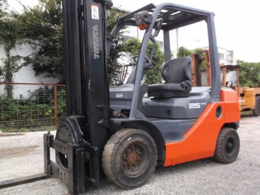 โฟล์คลิฟท์ TOYOTA ดีเซล สอบถาม 062-709-1747 โฟล์คลิฟท์ TOYOTA ดีเซล สอบถาม 062-709-1747