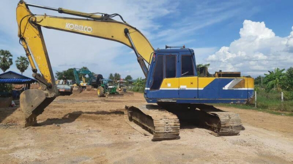 มี VDO ให้ชม. KOBELCO SK200-2 MARK2 แอร์พร้อม ช่วงล่างสวย ราคา 400000