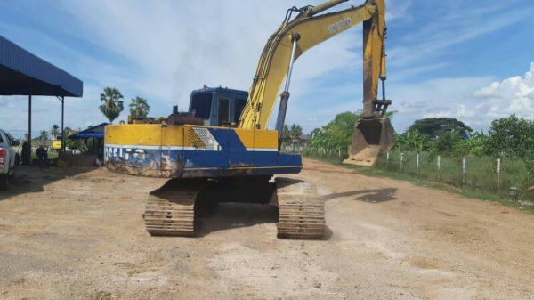 มี VDO ให้ชม. KOBELCO SK200-2 MARK2 แอร์พร้อม ช่วงล่างสวย ราคา 400000 มี VDO ให้ชม. KOBELCO SK200-2 MARK2 แอร์พร้อม ช่วงล่างสวย ราคา 400000