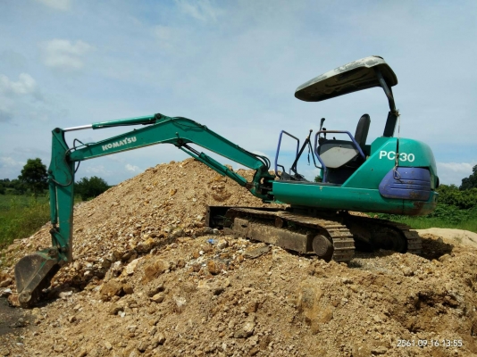 ขายรถแบคโฮ KOMATSU PC30-7 เอกสารอินวอย ราคา 300000