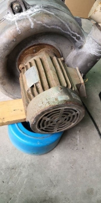 3,200 บ. โทร 083-2000058 LINE ID: line832923 Blower JET พัดลมดูดเป่าหลายใบพัดตัวใหญ่ยี่ห้อ SGKC มอเต