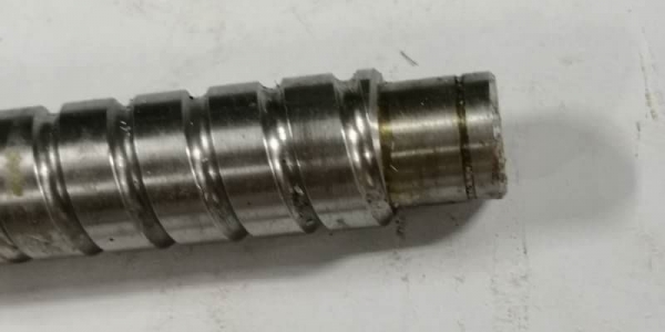 อันละ790 บ.โทร 083-2000058 LINE ID:line832923 บอลสกรูยี่ห้อ THK ขนาดเพลาโต 25 mm. ยาวทั้งหมด 78 cm. 