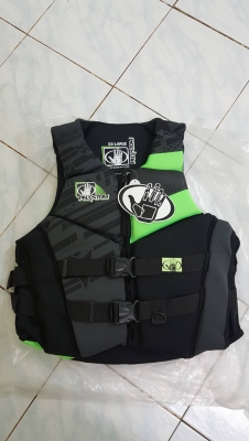 ขายเสื้อชูชีพ