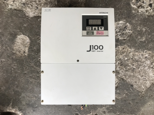 ขายอินเวอร์เตอร์ ปรับรอบมอเตอร์ Hitachi 3HP. 380V สภาพสวยมาก พร้อมใช้งาน