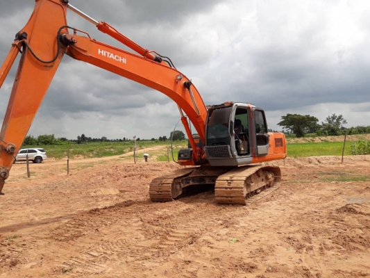 ขาย 1,190,000 HITACHI zx 200-1 เล่มทะเบียน ปี 2012 ไฟฟ้าครบ เครื่องดี ปั้มแรง เอวแน่น ช่วงล่างเต็ม รถสวยพร้อมใช้เอกสานพร้อมโอน รถอยู่ ขอนแก่น 064-191-1112
