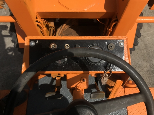 ขายรถตักMITSUBISHI นำเข้าญี่ปุ่นไม่เคยใช้งานในไทยเอวอ่อนเครื่องมิตซูบิชิ4สูบ สภาพดีพร้อมใช้งาน 081-8302909 จิรโรจน์ Line ID : jiraroj2909