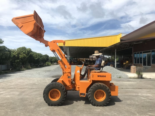 ขายรถตักMITSUBISHI นำเข้าญี่ปุ่นไม่เคยใช้งานในไทยเอวอ่อนเครื่องมิตซูบิชิ4สูบ สภาพดีพร้อมใช้งาน 081-8302909 จิรโรจน์ Line ID : jiraroj2909