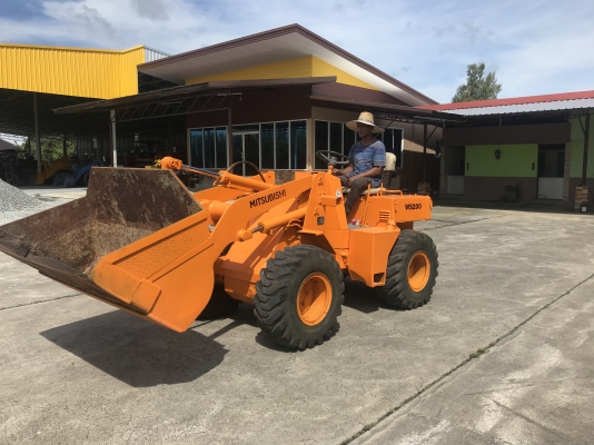 ขายรถตักMITSUBISHI นำเข้าญี่ปุ่นไม่เคยใช้งานในไทยเอวอ่อนเครื่องมิตซูบิชิ4สูบ สภาพดีพร้อมใช้งาน 081-8302909 จิรโรจน์ Line ID : jiraroj2909