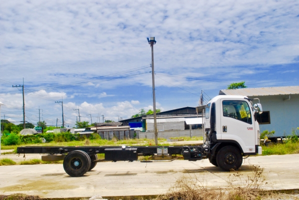 ขายISUZU FRR 210 ยาว 6.5m รถปลายปี57 ขายISUZU FRR 210 ยาว 6.5m รถปลายปี57