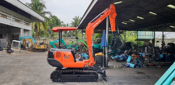 ขายรถขุด HITACHI รุ่น EX30 มือสองญี่ปุ่น แทรกเหล็ก สลัก บูทเอวแน่น 100\% ปั้มนิ้ว คอนโทรลสั้น ทำงานไว คันนี้ มีไลน์สำหรับ ใส้หัวกระแทกได้ สวยพร้อมใช้งาน มือถือ 0818753444