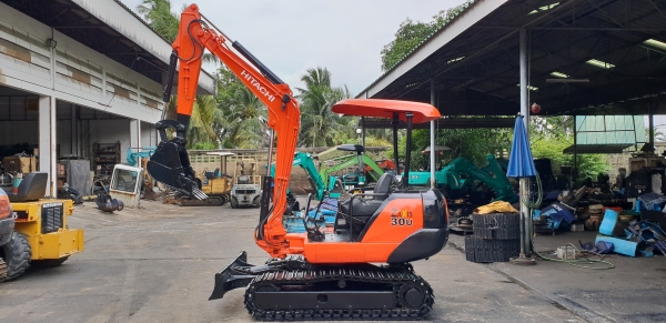 ขายรถขุด HITACHI รุ่น EX30 มือสองญี่ปุ่น แทรกเหล็ก สลัก บูทเอวแน่น 100\% ปั้มนิ้ว คอนโทรลสั้น ทำงานไว คันนี้ มีไลน์สำหรับ ใส้หัวกระแทกได้ สวยพร้อมใช้งาน มือถือ 0818753444