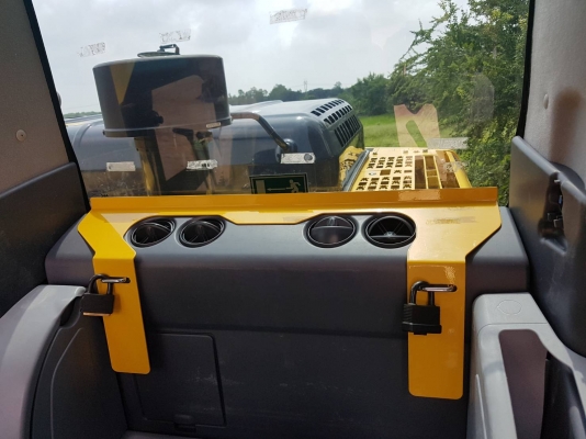 ขายด่วน!! Komatsu PC200-8MO สภาพนางฟ้าค่ะ