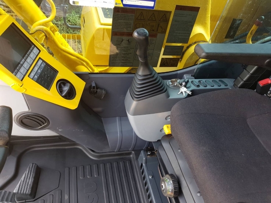 ขายด่วน!! Komatsu PC200-8MO สภาพนางฟ้าค่ะ