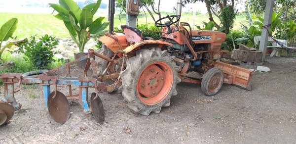 รถไถเล็ก เอาไว้เข้าไร่เข้าสวน เครื่องดีเกียร์ดี อุปกรณ์ ใช้ได้ครบ รถไถเล็ก เอาไว้เข้าไร่เข้าสวน เครื่องดีเกียร์ดี อุปกรณ์ ใช้ได้ครบ